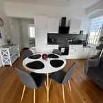 شقة Citylake G23 1 Stock - 2 Stock Kostenlose Parkmoeglichkeit !! غموندين