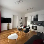 شقة Citylake G23 1 Stock - 2 Stock Kostenlose Parkmoeglichkeit !! غموندين