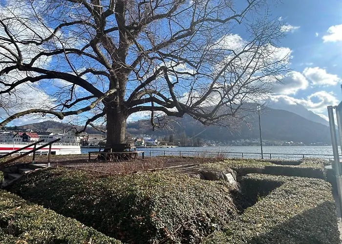 Citylake G23 1 Stock - 2 Stock Kostenlose Parkmoeglichkeit !! Gmunden